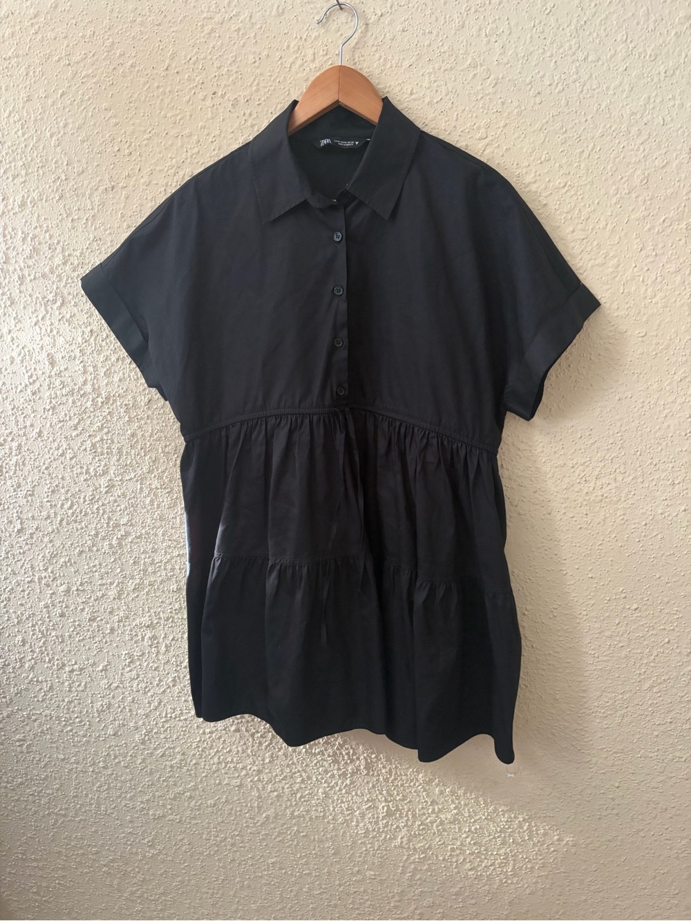 Zara Black Short-Sleeve Tiered Button-Front Blouse